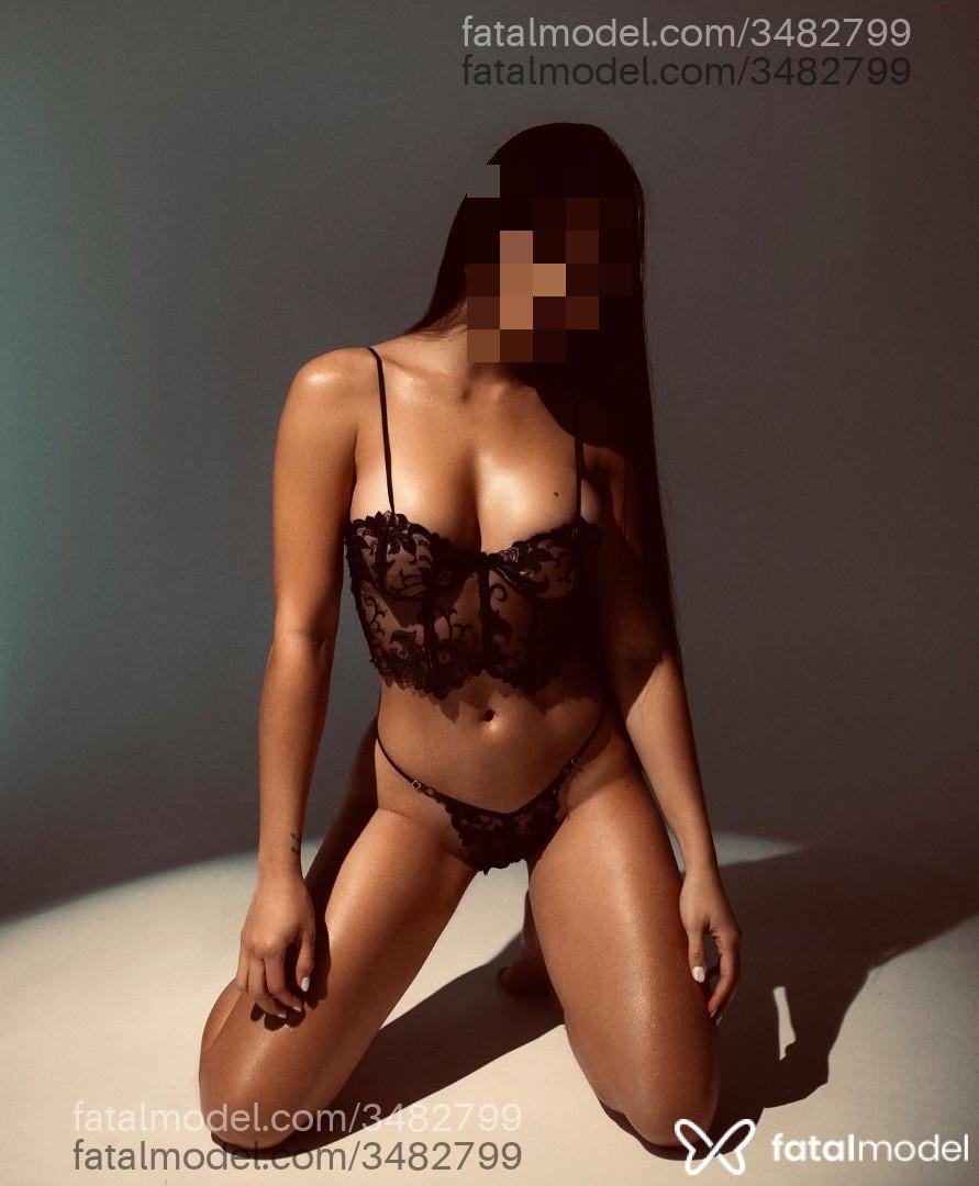 Acompanhante mulher morena (o) de olhos pretos - Sabrina Japonesa