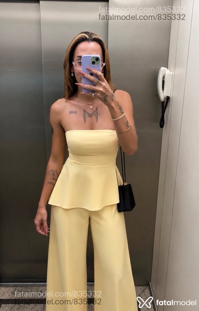 Acompanhante mulher trans morena (o) de olhos castanhos - Mariani