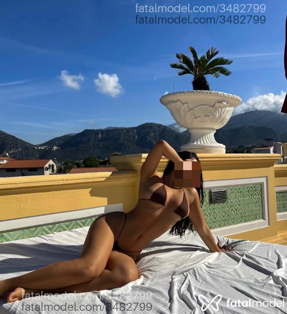 Acompanhante mulher morena (o) de olhos pretos - Sabrina Japonesa