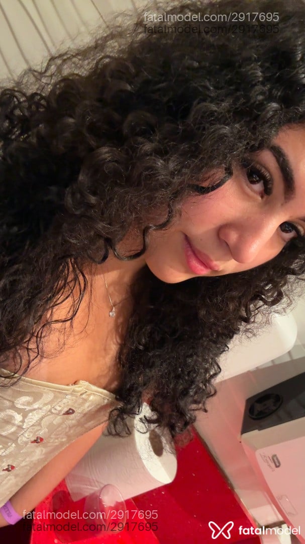 Acompanhante mulher morena (o) de olhos castanhos - Eloisa Santino Acompanhante mulher morena (o) de olhos castanhos - Eloisa Santino