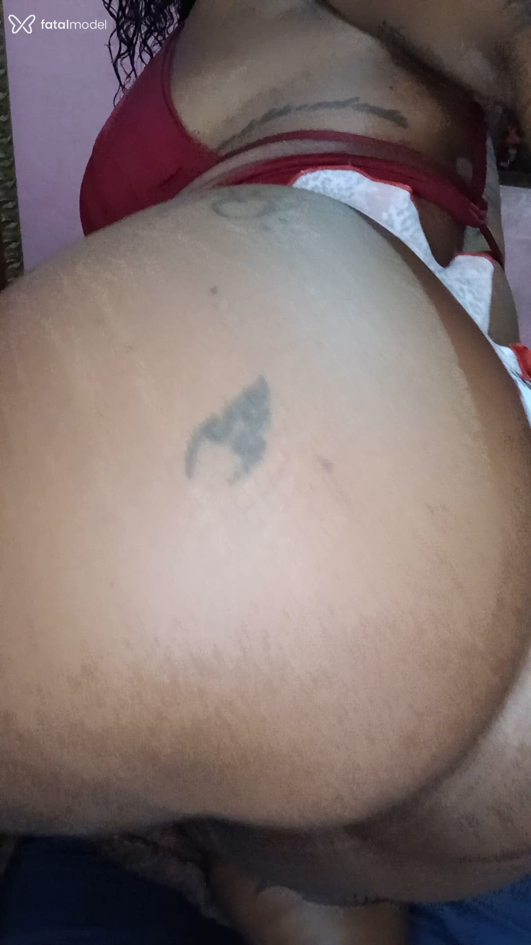 Acompanhante mulher morena (o) de olhos pretos - Fayza