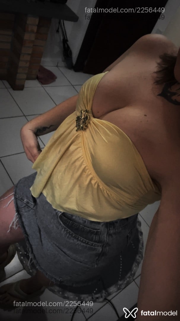Acompanhante mulher trans ruiva (o) de olhos mel - Rubby