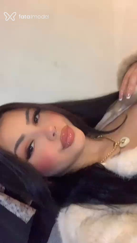 Acompanhante mulher com cabelo castanho de olhos castanhos - Ketlin