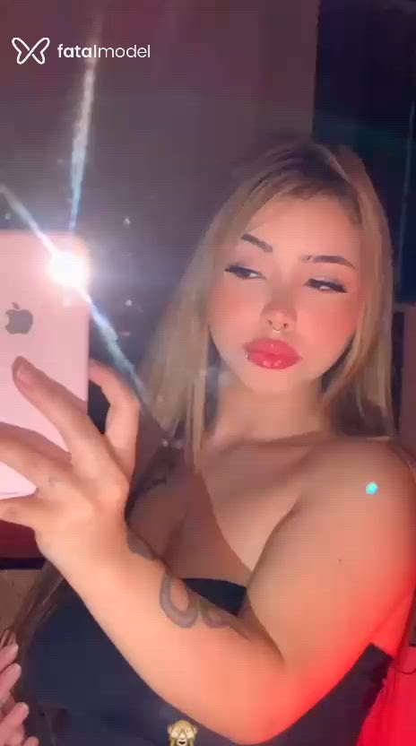 Acompanhante mulher com cabelo castanho de olhos castanhos - Ketlin