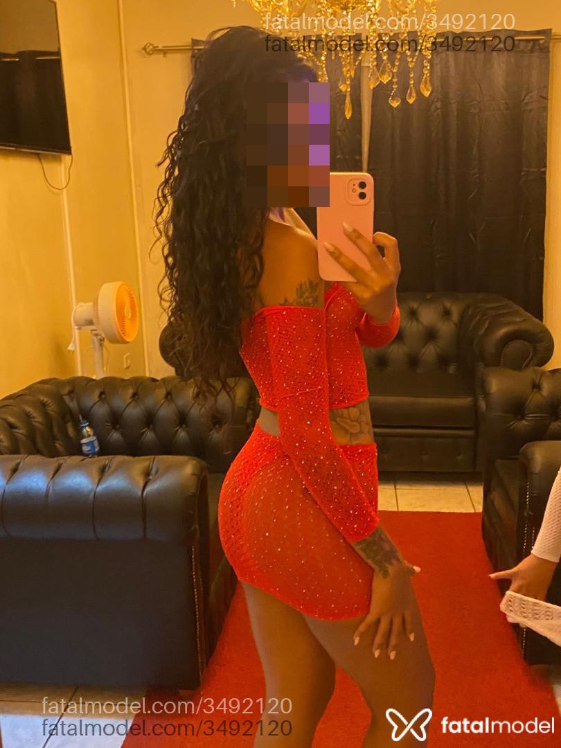 Acompanhante mulher morena (o) de olhos pretos - Paty Emanuela