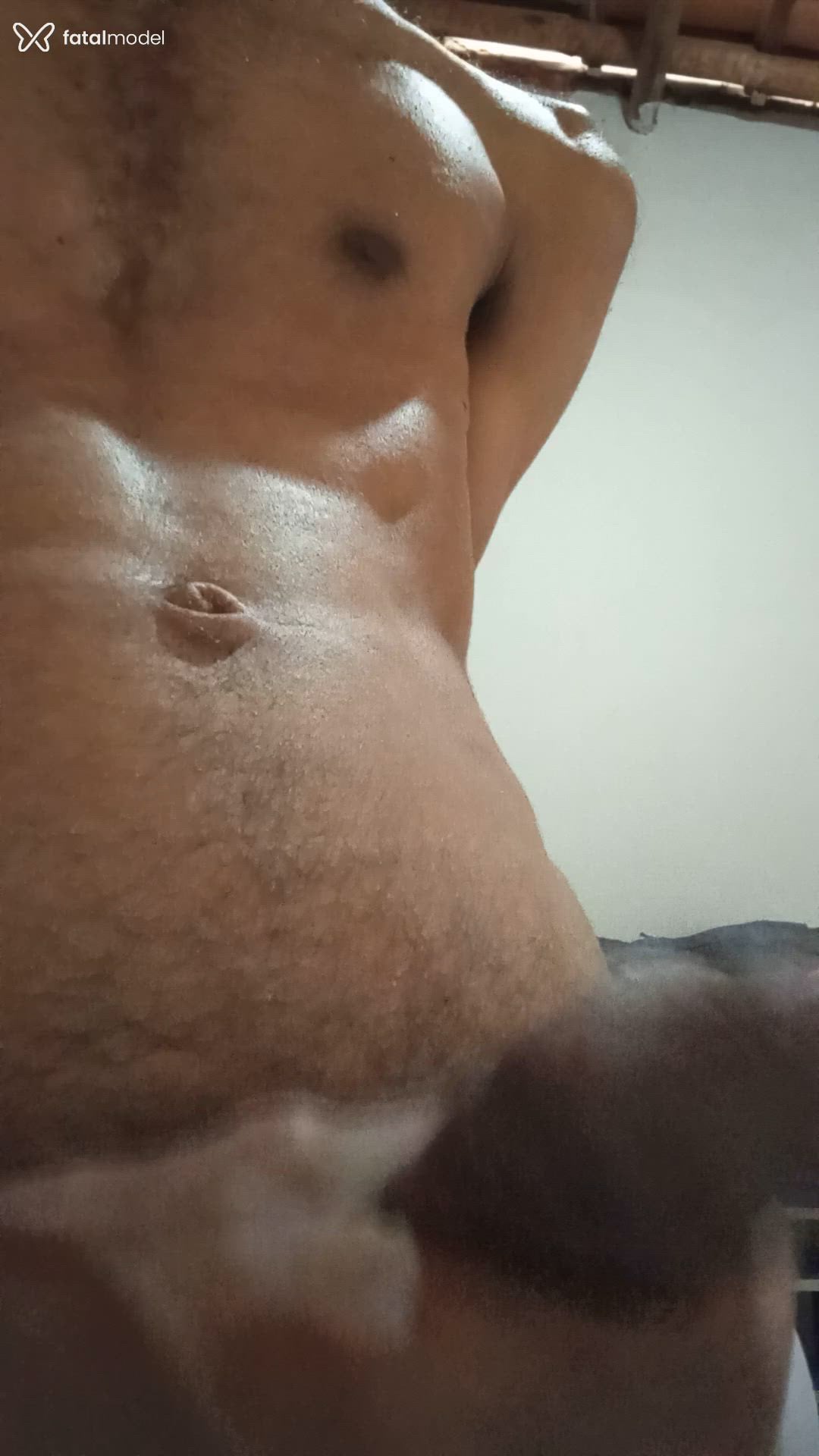Acompanhante homem morena (o) de olhos pretos - Apodir