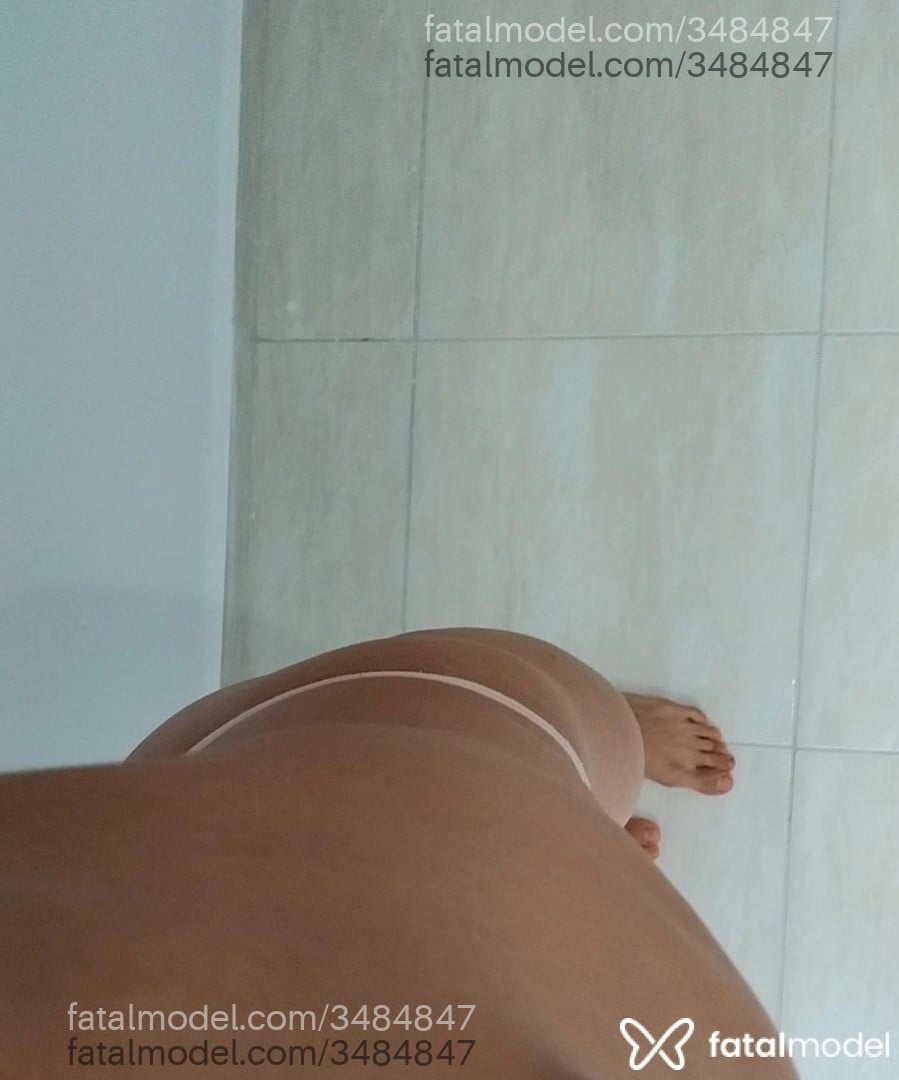 Acompanhante mulher trans morena (o) de olhos castanhos - Karina Lohan