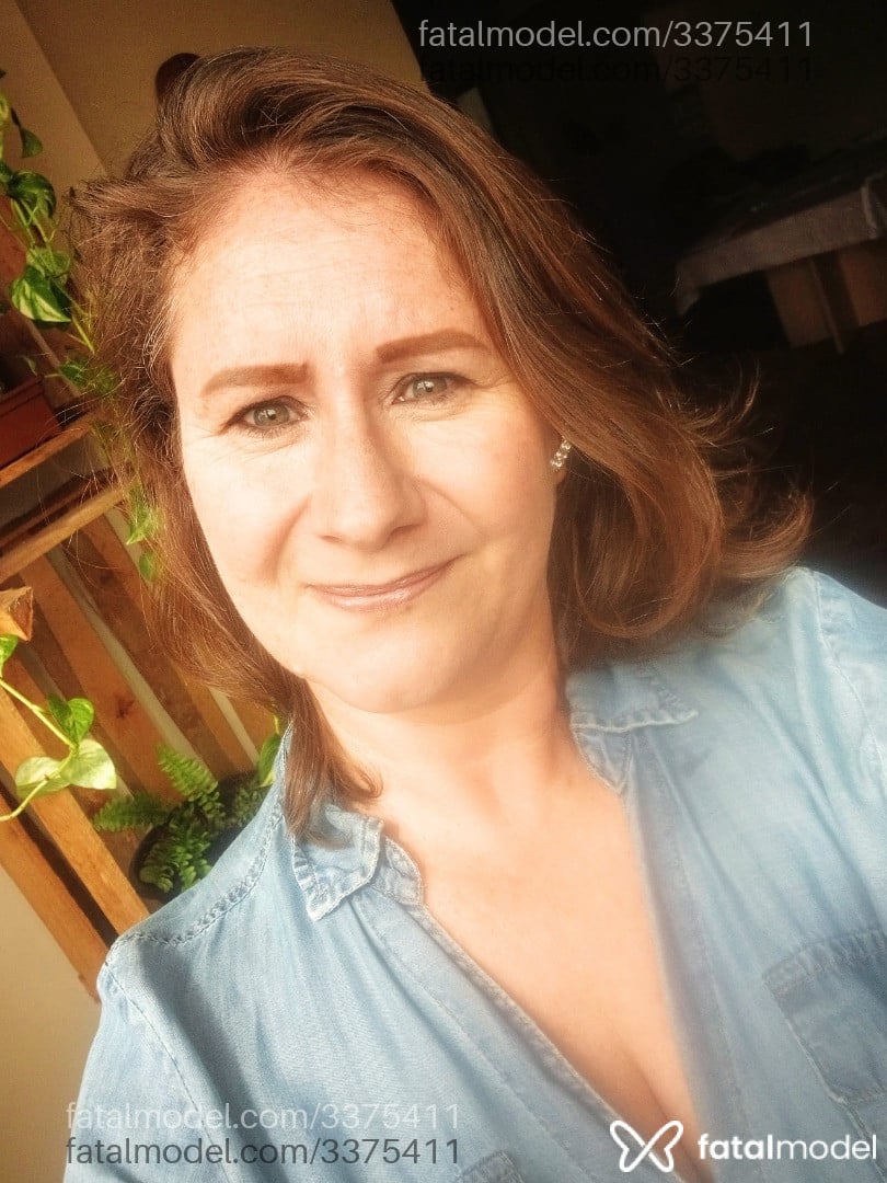 Acompanhante mulher com cabelo castanho de olhos verdes - Marcy