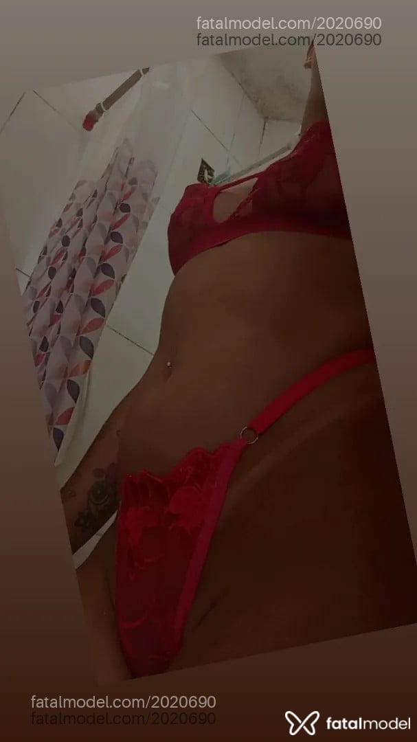 Acompanhante mulher morena (o) de olhos castanhos - Luana