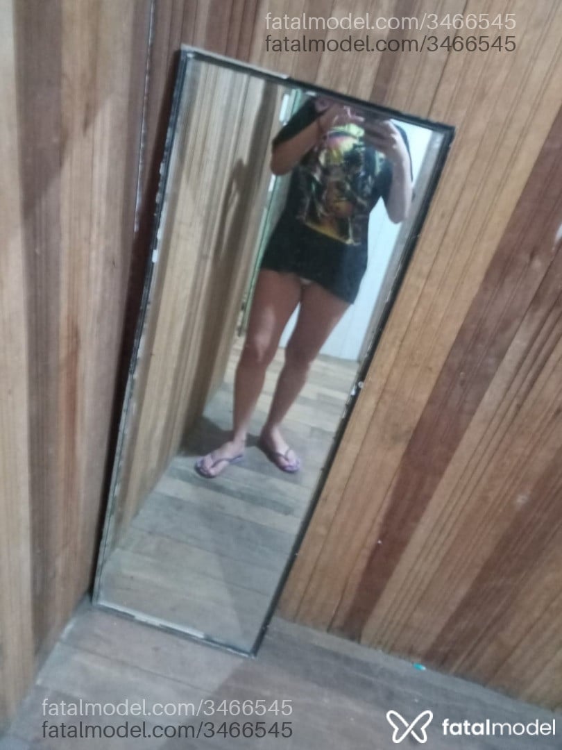 Acompanhante mulher com cabelo castanho de olhos mel - Juliana