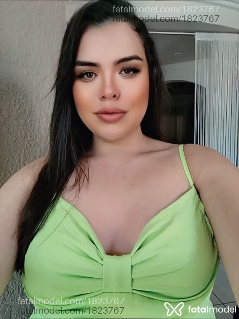 Acompanhante mulher trans morena (o) de olhos castanhos - Alicia