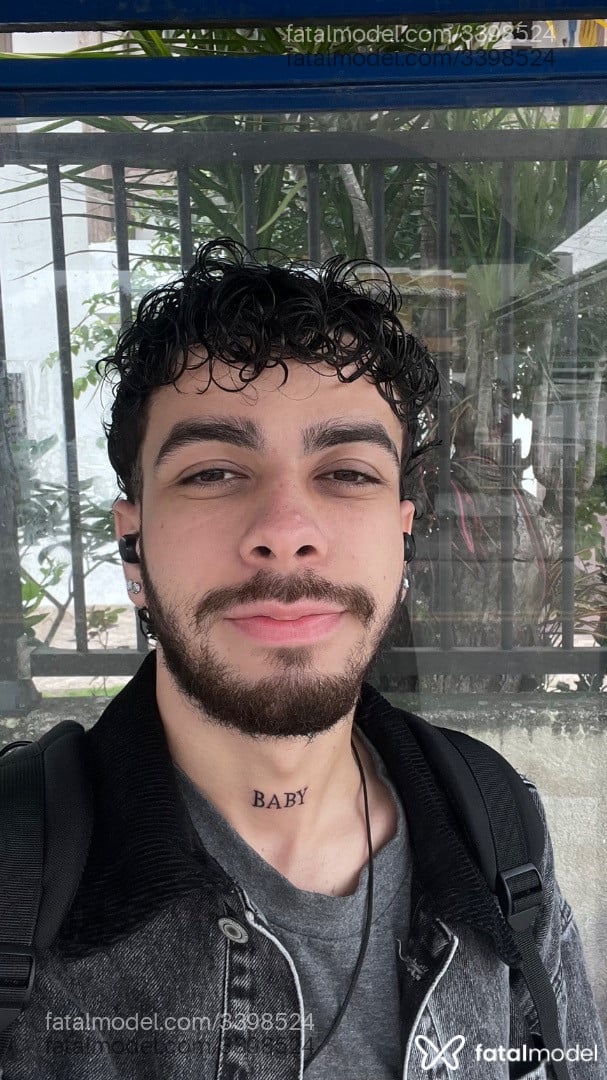 Acompanhante homem morena (o) de olhos castanhos - Nicolas