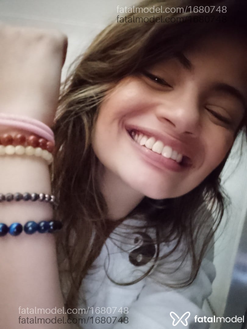 Acompanhante mulher morena (o) de olhos castanhos - Eduarda Bueno