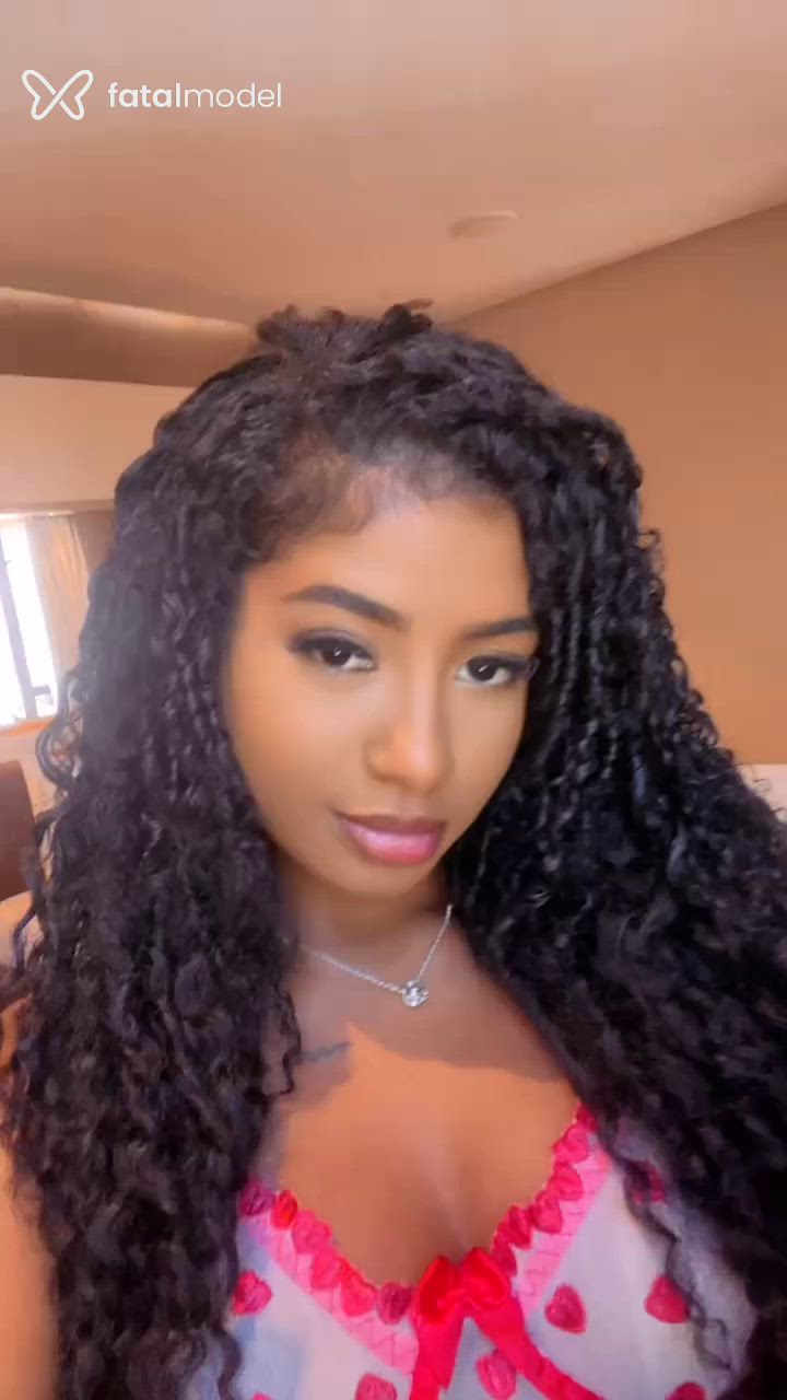 Acompanhante mulher morena (o) de olhos castanhos - Meell