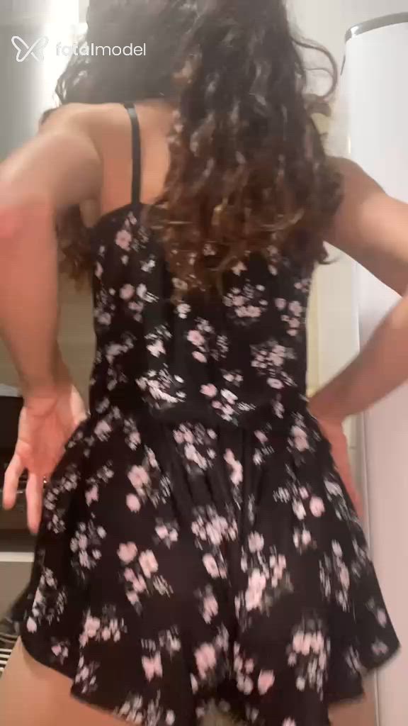 Acompanhante mulher trans com cabelo castanho de olhos castanhos - Licaa