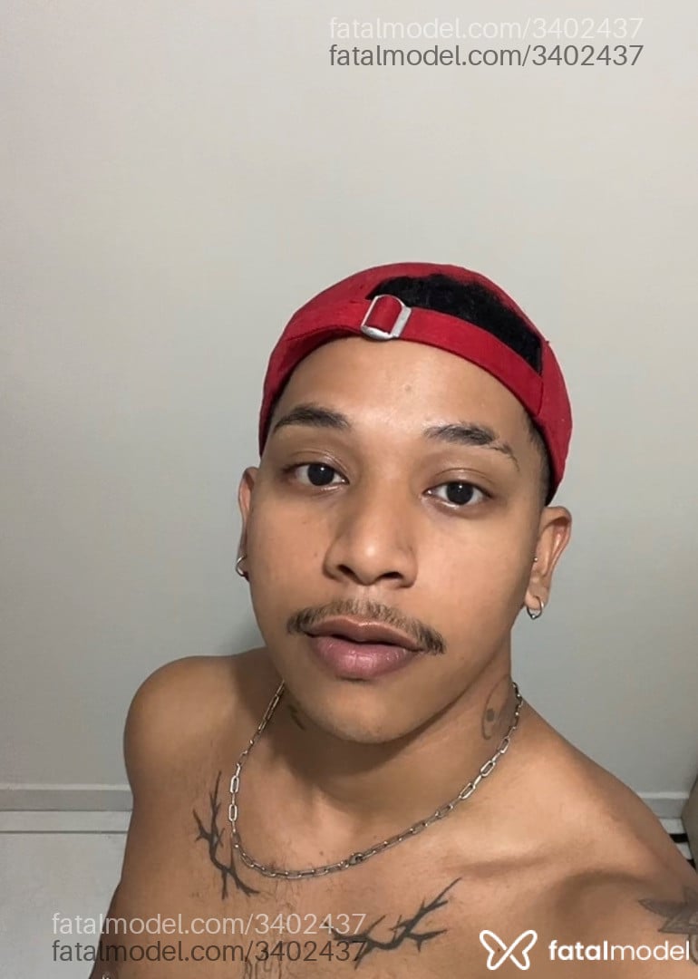 Acompanhante homem morena (o) de olhos pretos - Arian