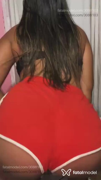 Acompanhante mulher morena (o) de olhos castanhos em Floresta do Araguaia - Larissa Santos