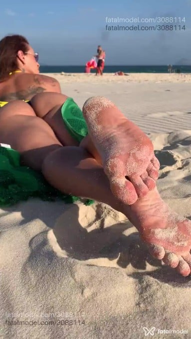 Acompanhante mulher com cabelo castanho de olhos castanhos - Sirena Talassa