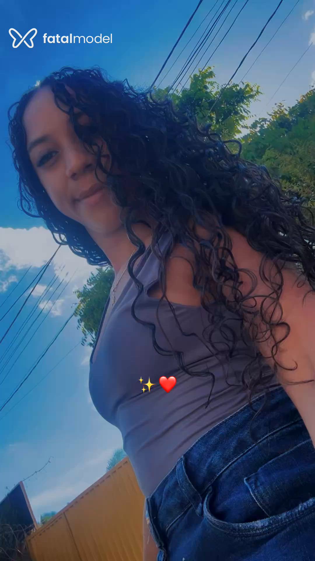 Acompanhante mulher morena (o) de olhos castanhos - Bihúnica
