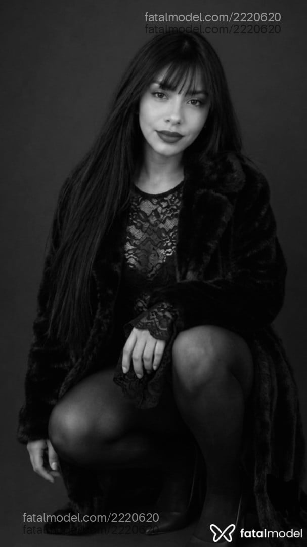 Acompanhante mulher morena (o) de olhos castanhos - Paola Sterling