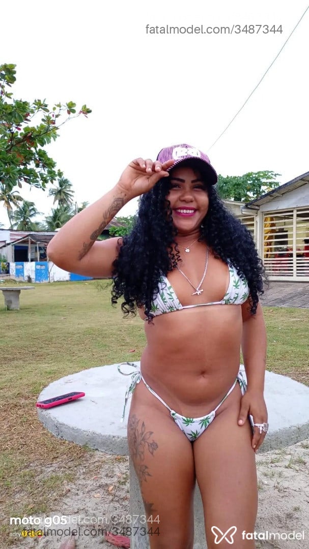 Acompanhante mulher morena (o) de olhos castanhos - Karolaine Silva