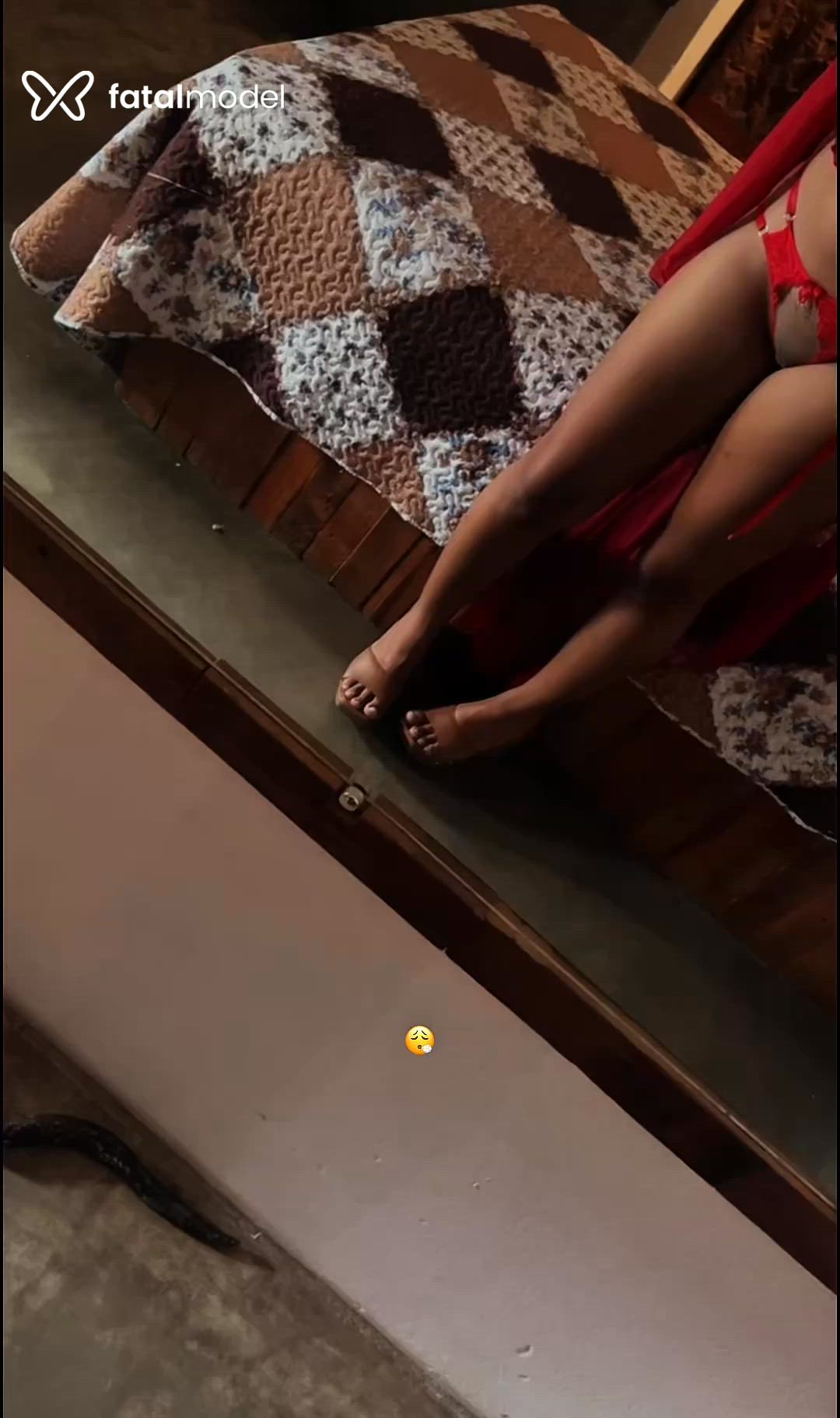 Acompanhante mulher com cabelo castanho de olhos castanhos - Ismeralda Acompanhante mulher com cabelo castanho de olhos castanhos - Ismeralda