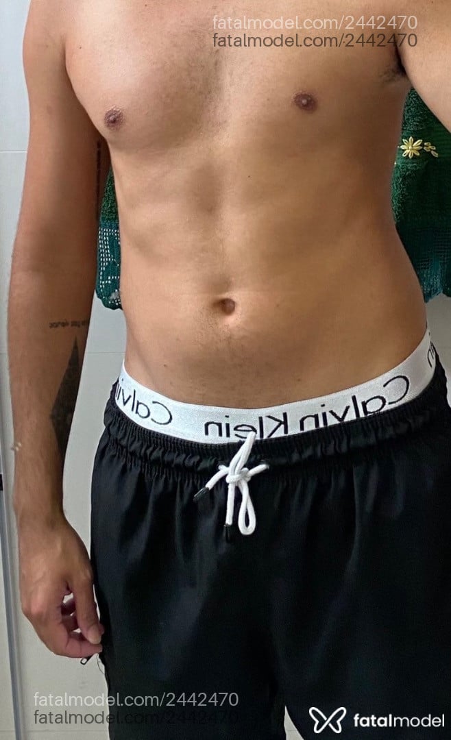 Acompanhante homem com cabelo castanho de olhos castanhos - Savio
