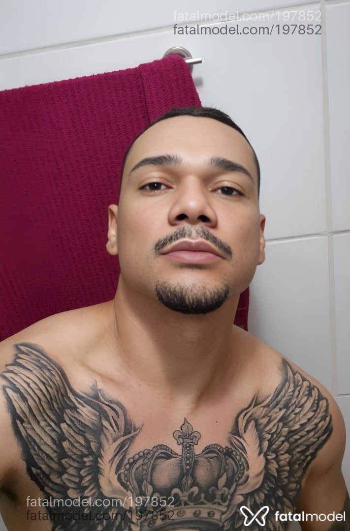 Acompanhante homem morena (o) de olhos castanhos - Derick Martins