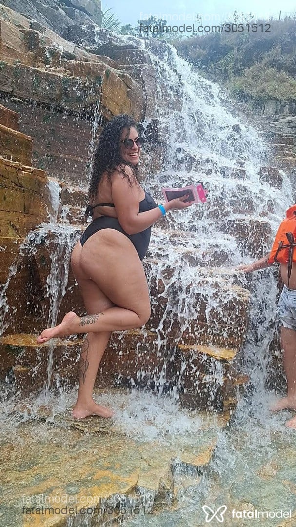 Acompanhante mulher morena (o) de olhos castanhos - Paula