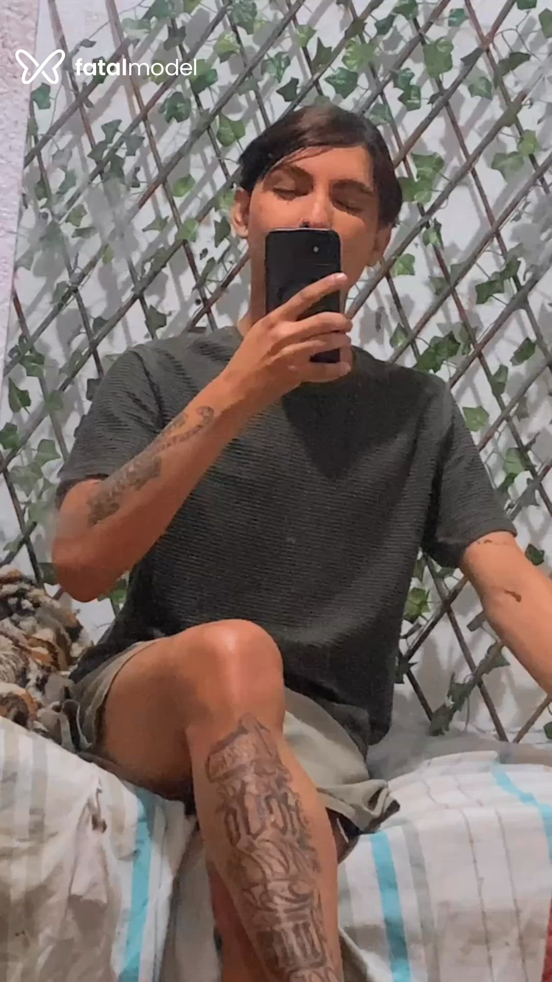 Acompanhante homem com cabelo castanho de olhos azuis - Gay Passivinho