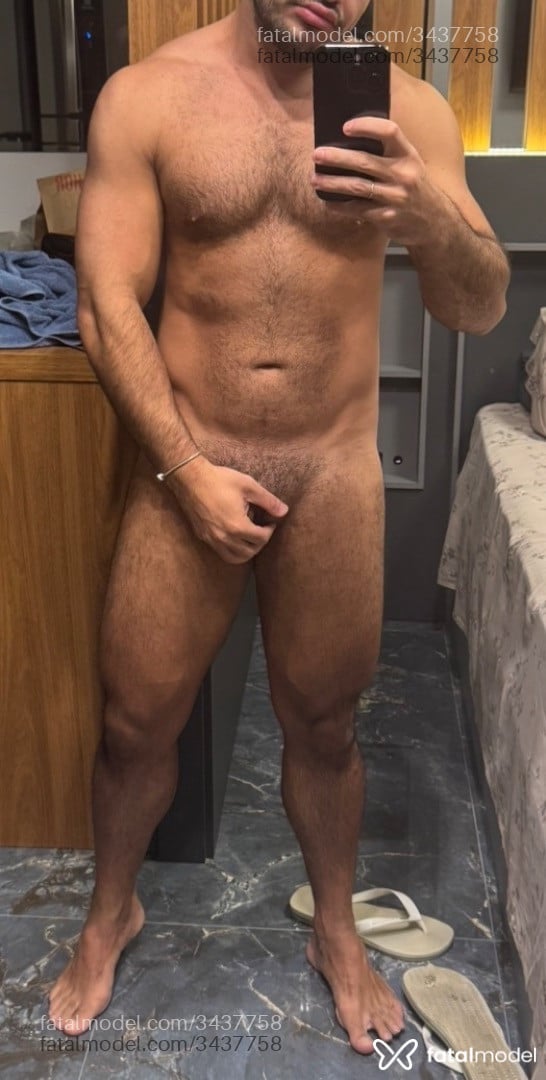 Acompanhante homem morena (o) de olhos castanhos - Brian