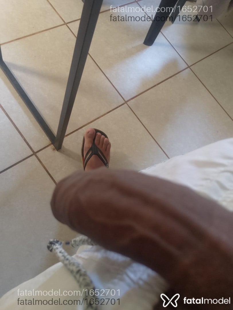 Acompanhante homem morena (o) de olhos castanhos - Morenoinsaciável
