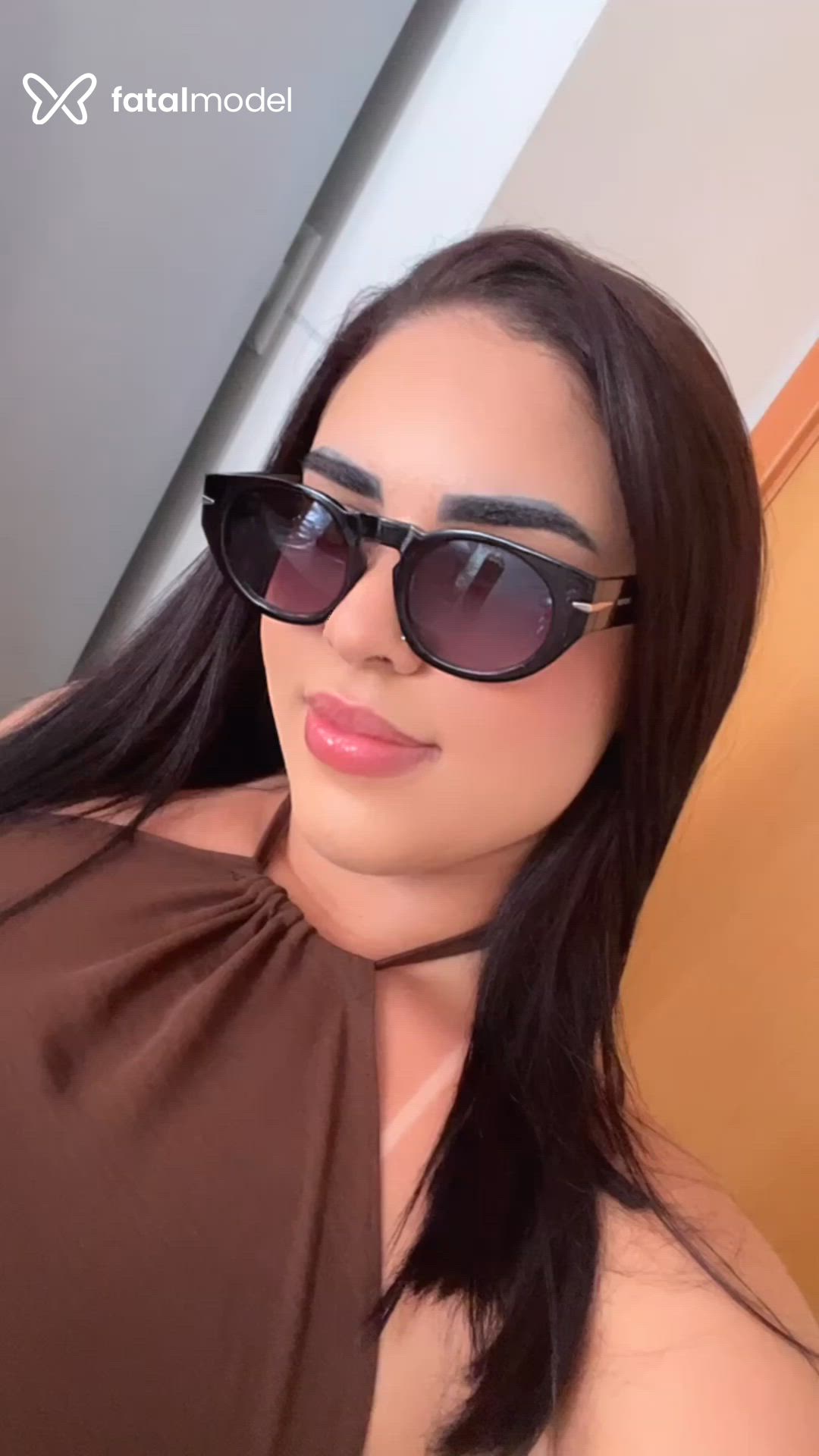 Acompanhante mulher morena (o) de olhos castanhos - Michelle Martins