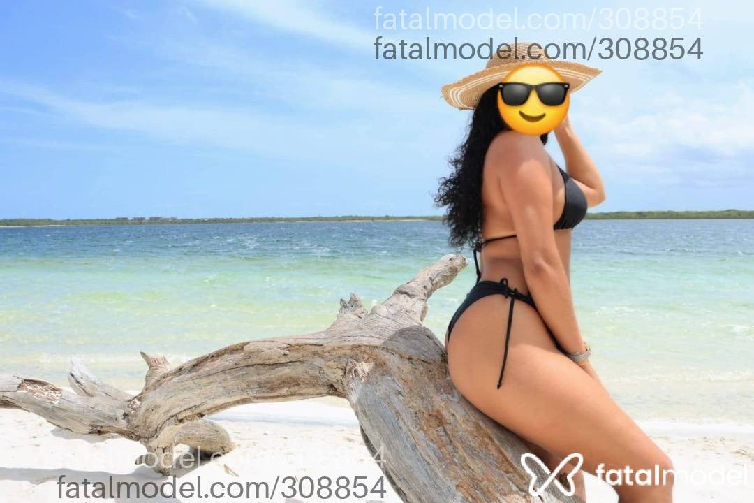 Acompanhante mulher com cabelo castanho de olhos verdes - Morenafatal