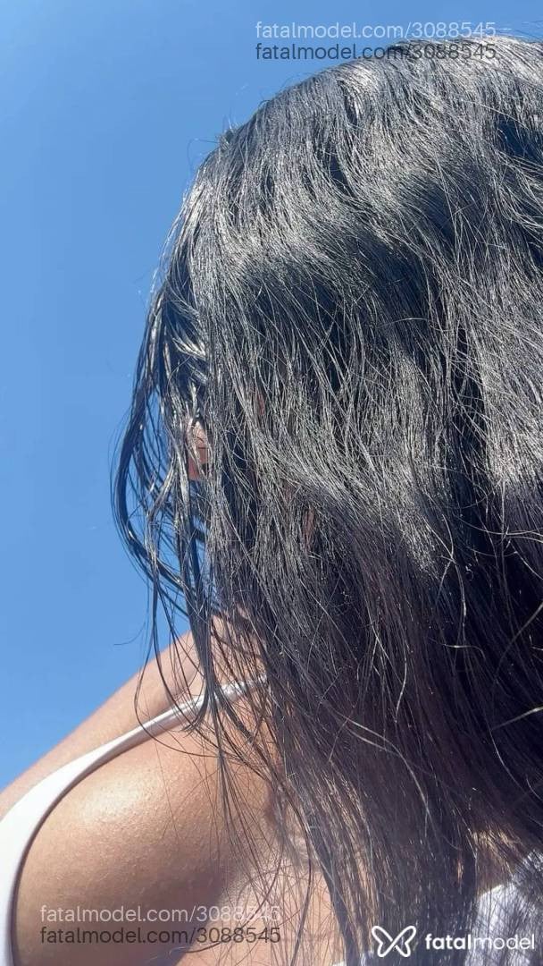 Acompanhante mulher morena (o) de olhos castanhos - Morena