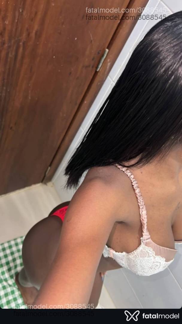 Acompanhante mulher morena (o) de olhos castanhos - Morena