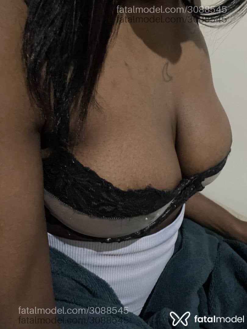 Acompanhante mulher morena (o) de olhos castanhos em Sinop - Morena