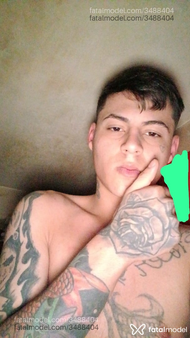 Acompanhante homem morena (o) de olhos castanhos - Pereira