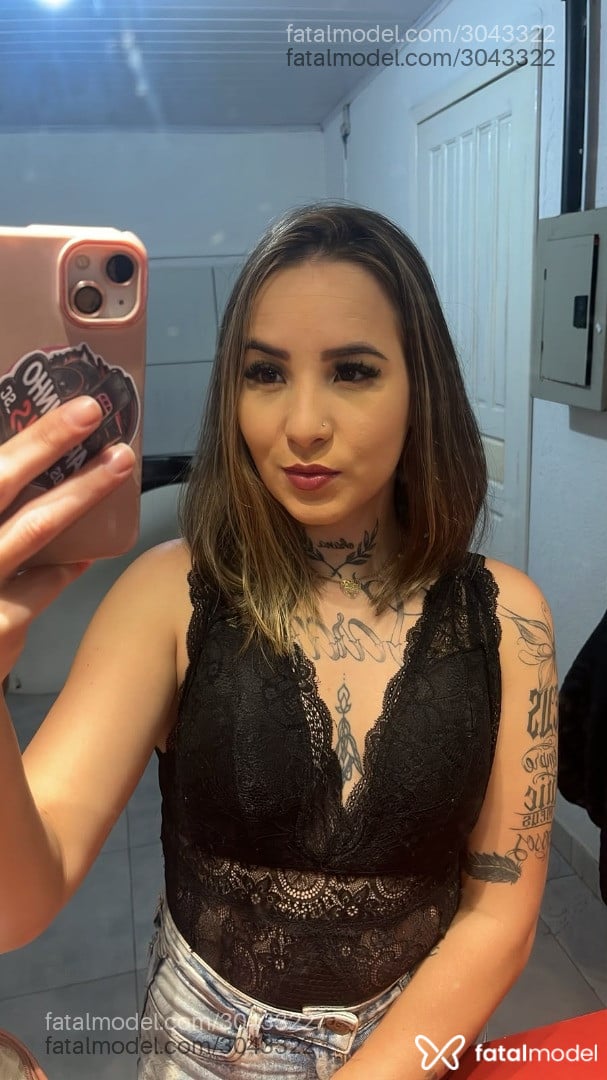 Acompanhante mulher com cabelo castanho de olhos castanhos - Lohana Acompanhante mulher com cabelo castanho de olhos castanhos - Lohana