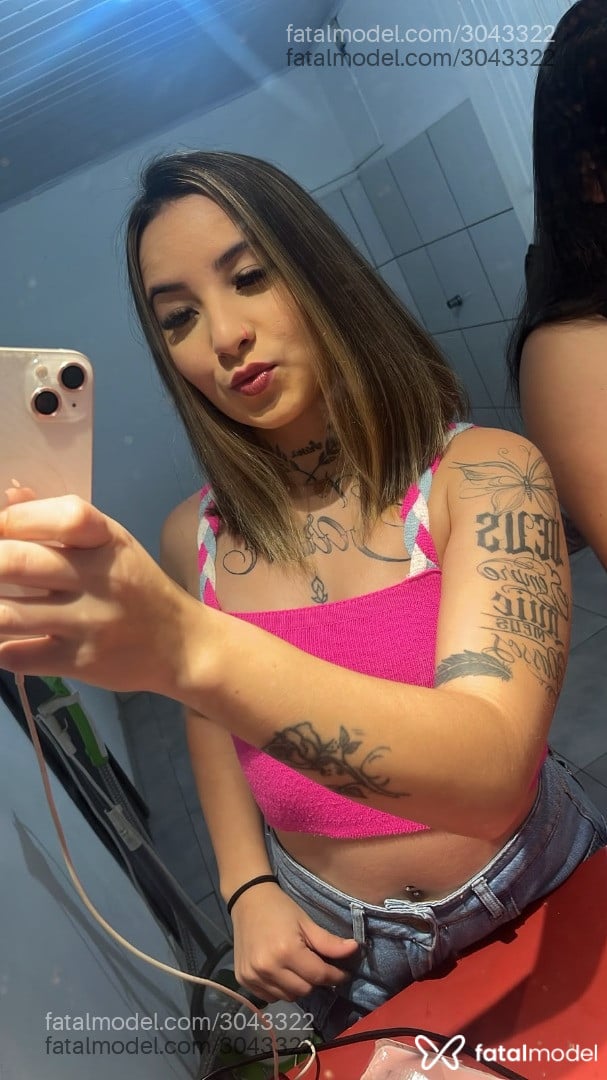 Acompanhante mulher com cabelo castanho de olhos castanhos - Lohana Acompanhante mulher com cabelo castanho de olhos castanhos - Lohana