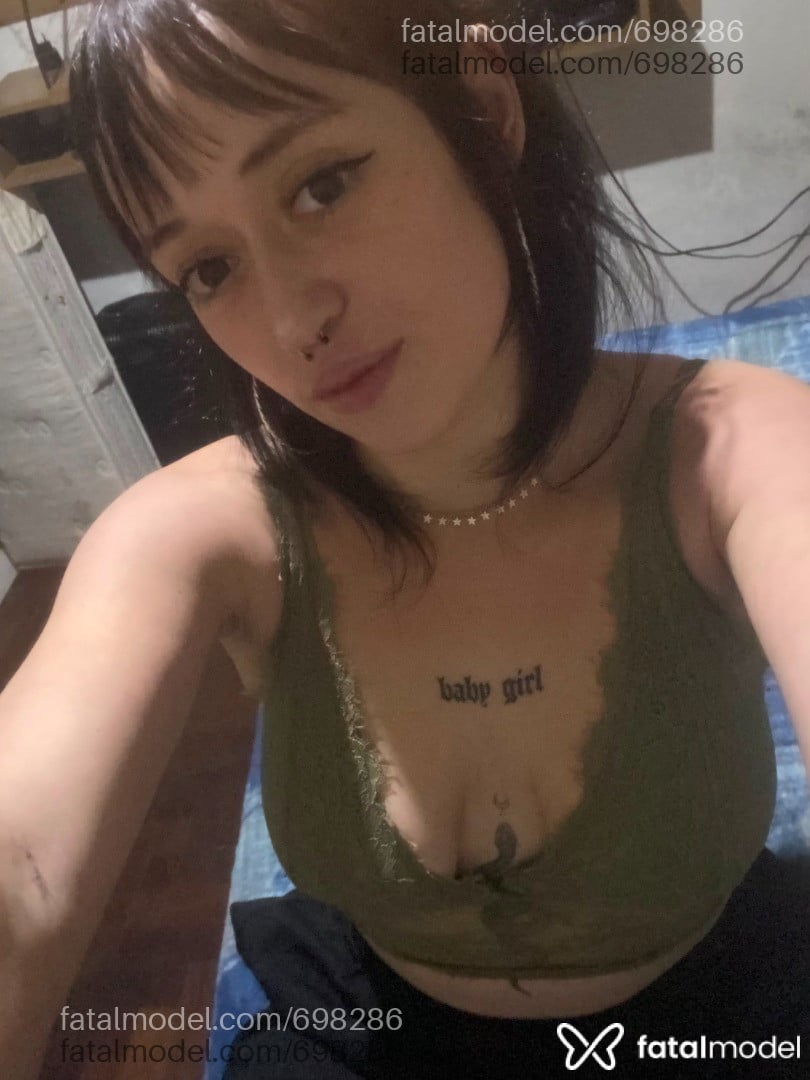 Acompanhante mulher com cabelo castanho de olhos castanhos - pamela