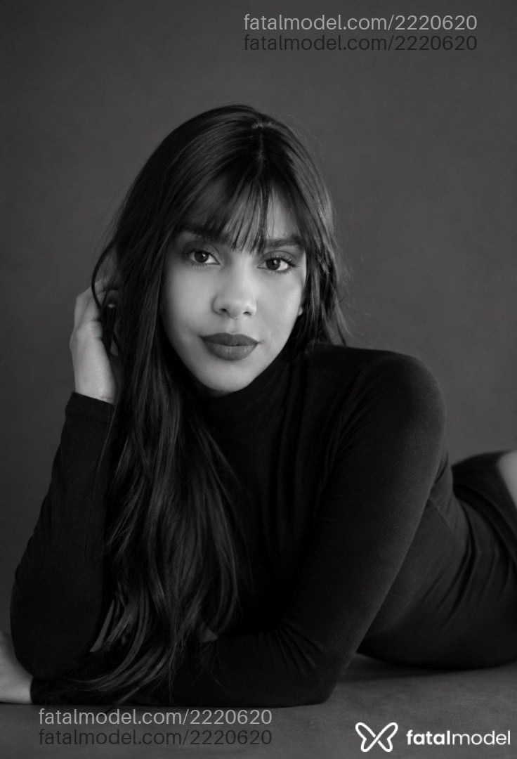 Acompanhante mulher morena (o) de olhos castanhos - Paola Sterling