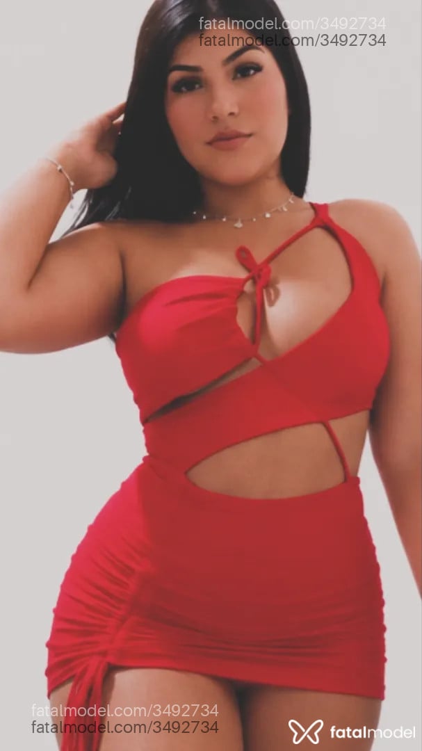Acompanhante mulher morena (o) de olhos pretos - Stefani