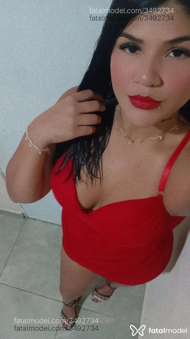 Acompanhante mulher morena (o) de olhos pretos - Stefani