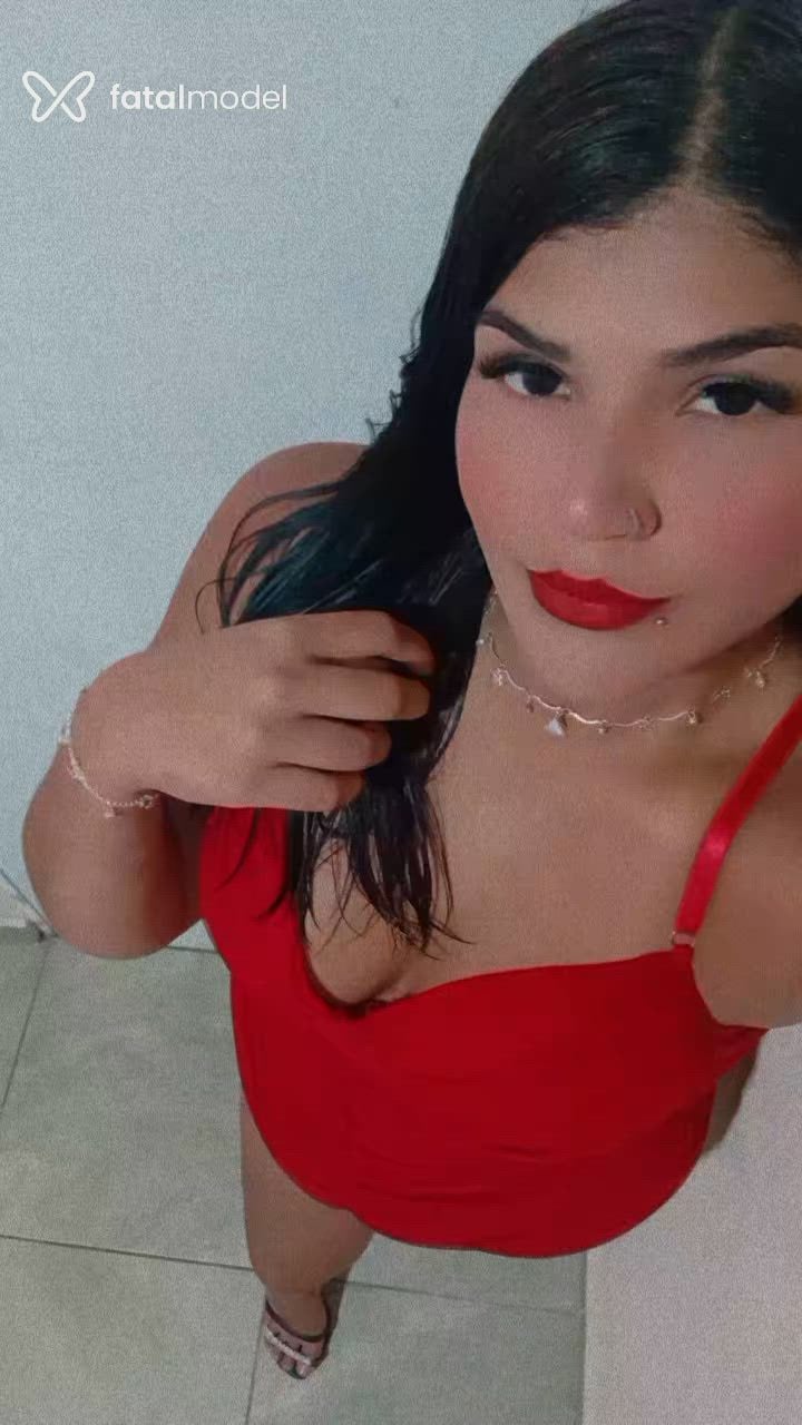 Acompanhante mulher morena (o) de olhos pretos - Stefani