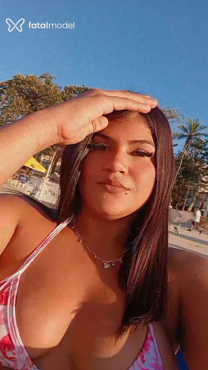 Acompanhante mulher morena (o) de olhos pretos - Stefani