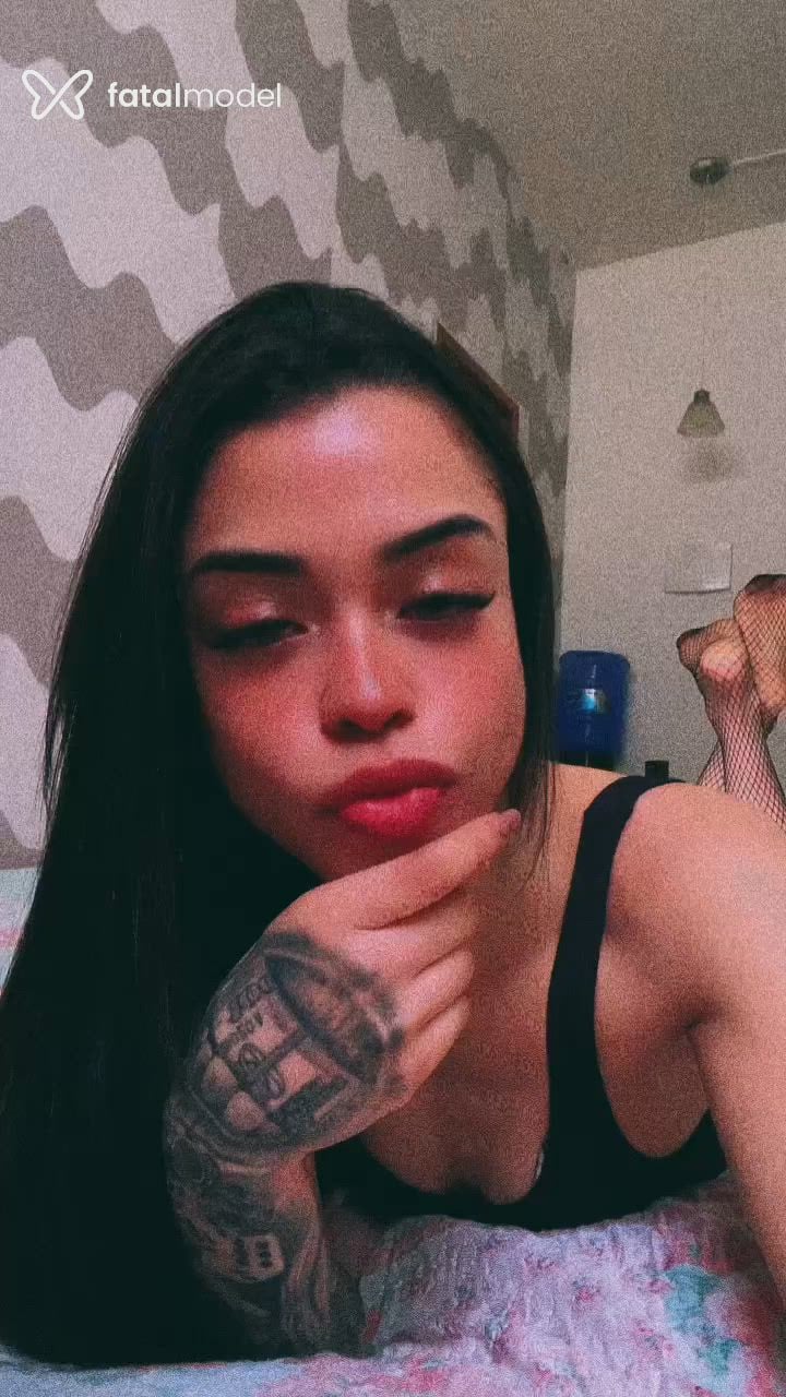 Acompanhante mulher com cabelo castanho de olhos verdes - Isabella britt Acompanhante mulher com cabelo castanho de olhos verdes - Isabella britt
