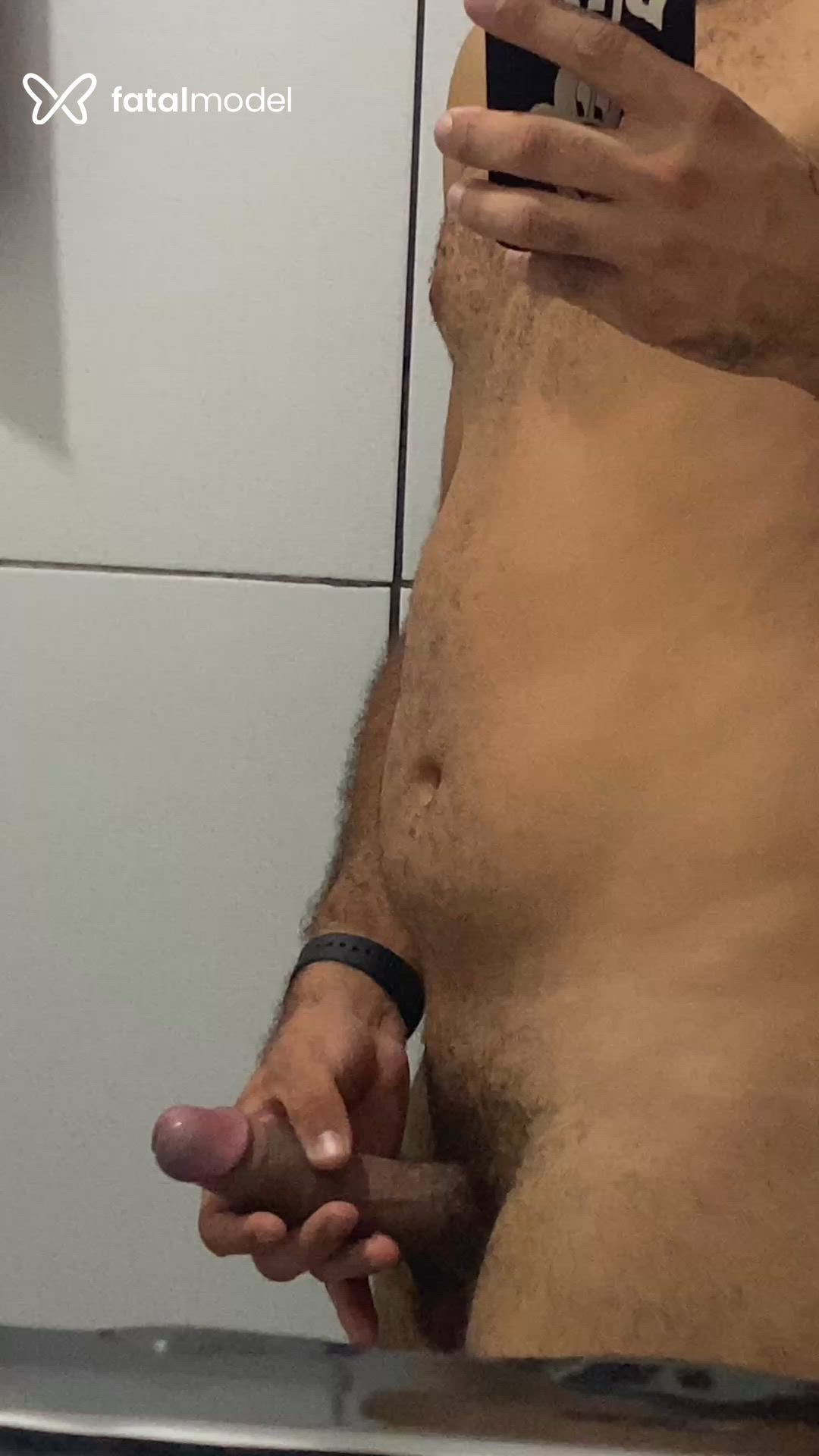 Acompanhante homem com cabelo castanho de olhos castanhos - Profeta
