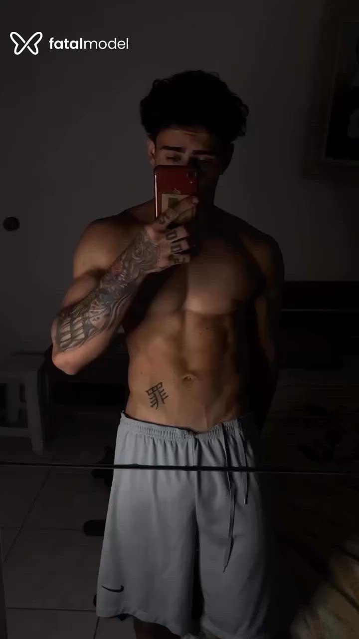 Acompanhante homem morena (o) de olhos castanhos - Dias
