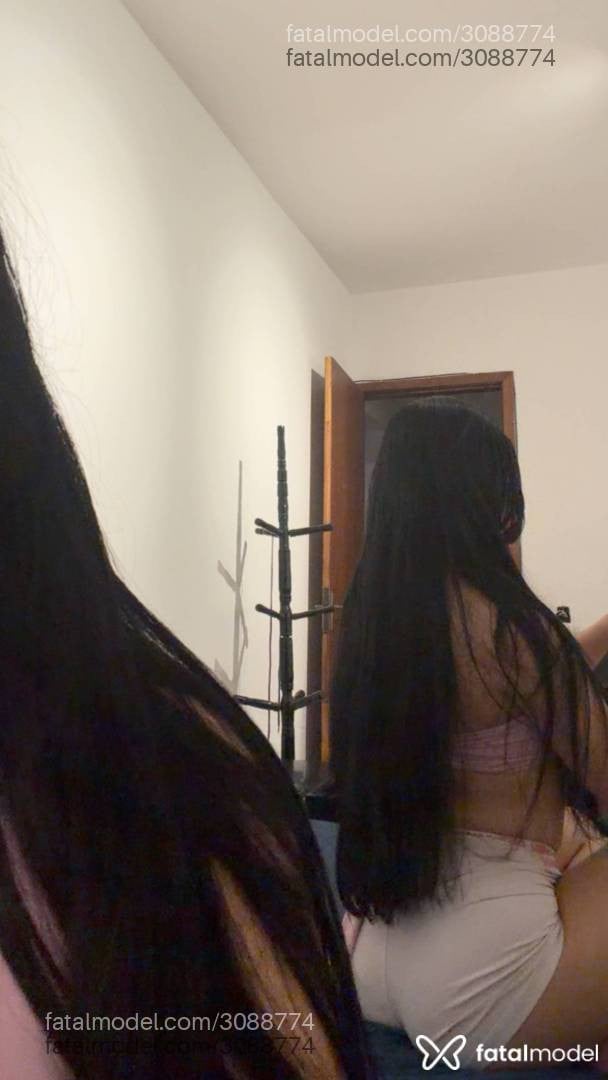 Acompanhante mulher morena (o) de olhos castanhos - Karina